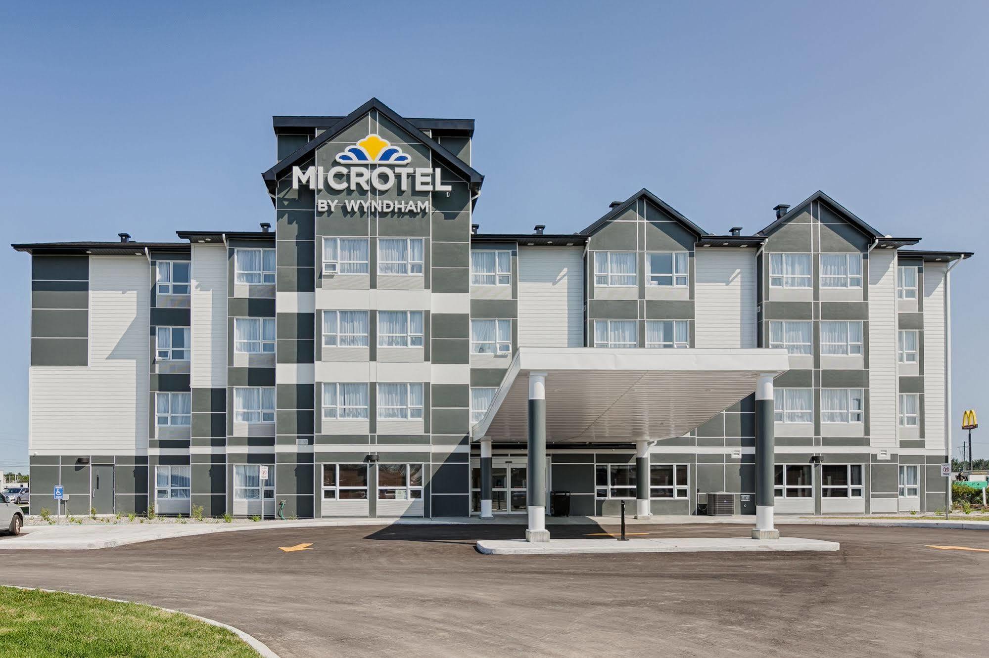 Microtel Casselman Exterior photo